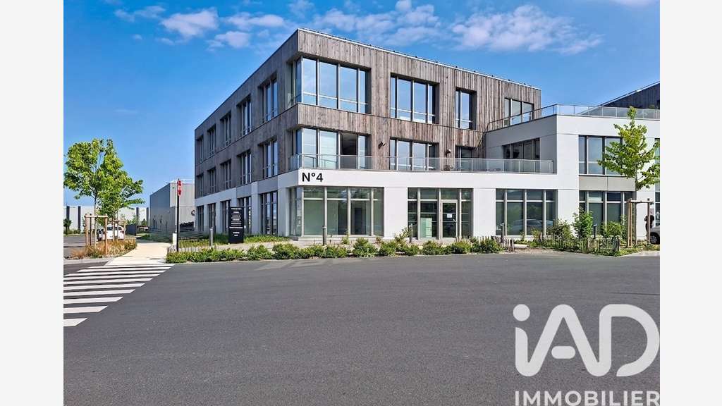 Vente plateau de bureau neuf 270m² à Pacé