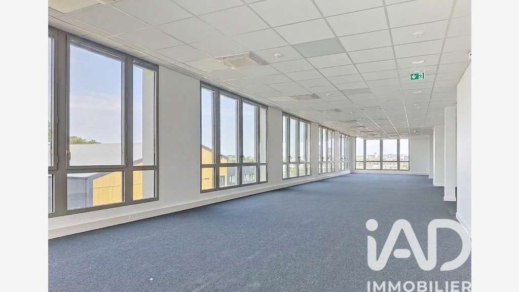Vente plateau de bureau neuf 270m² à Pacé