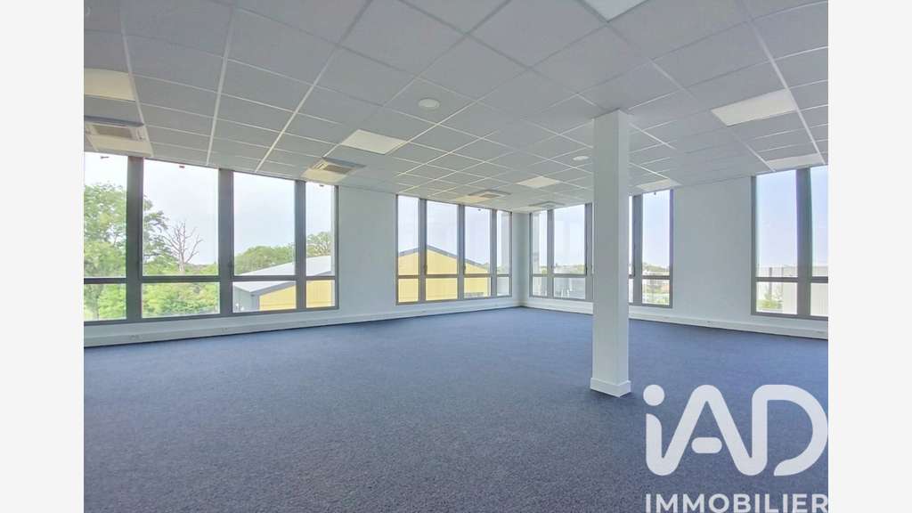Vente plateau de bureau neuf 270m² à Pacé