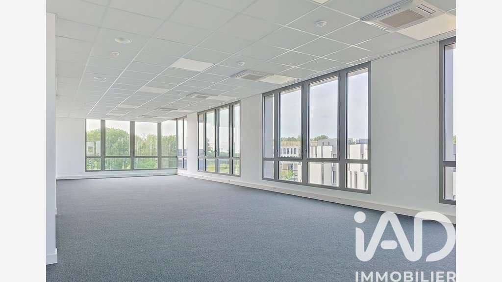 Vente plateau de bureau neuf 270m² à Pacé