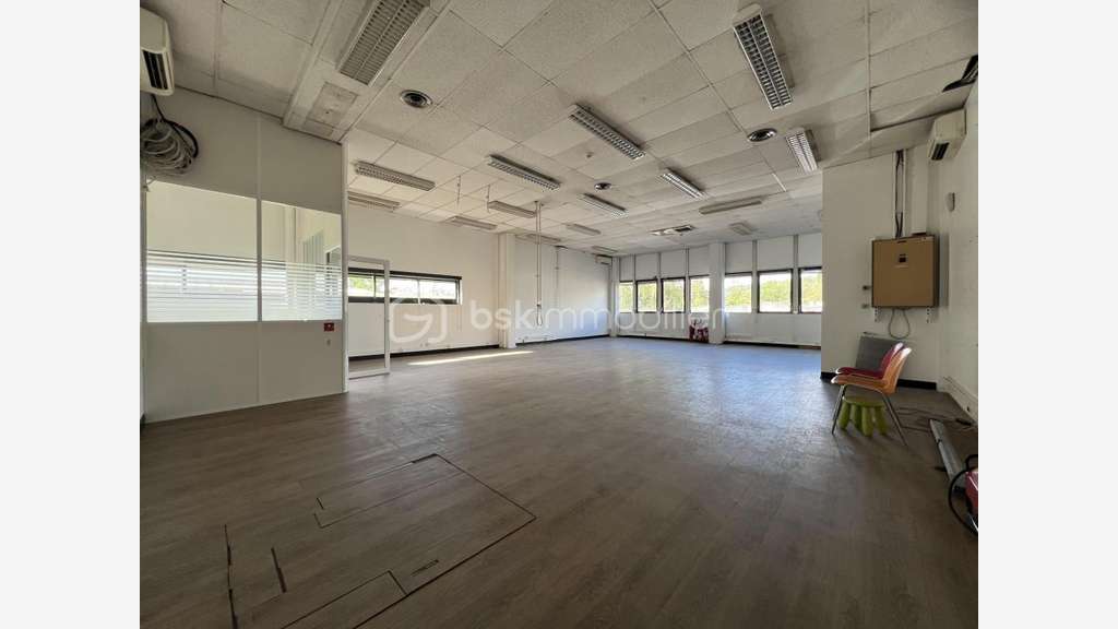 Vente local d'activité avec bureaux à Palaiseau