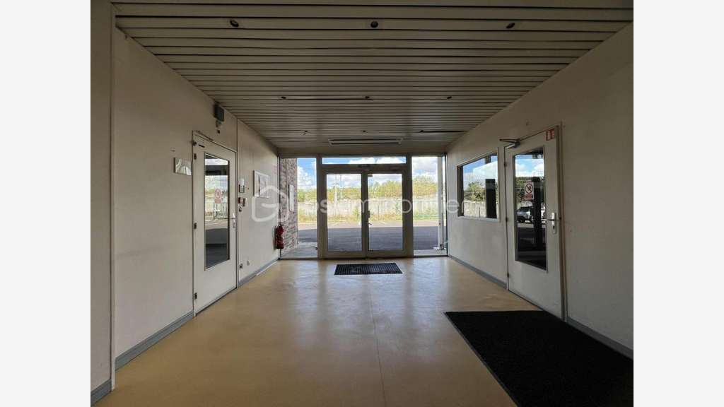 Vente local d'activité avec bureaux à Palaiseau