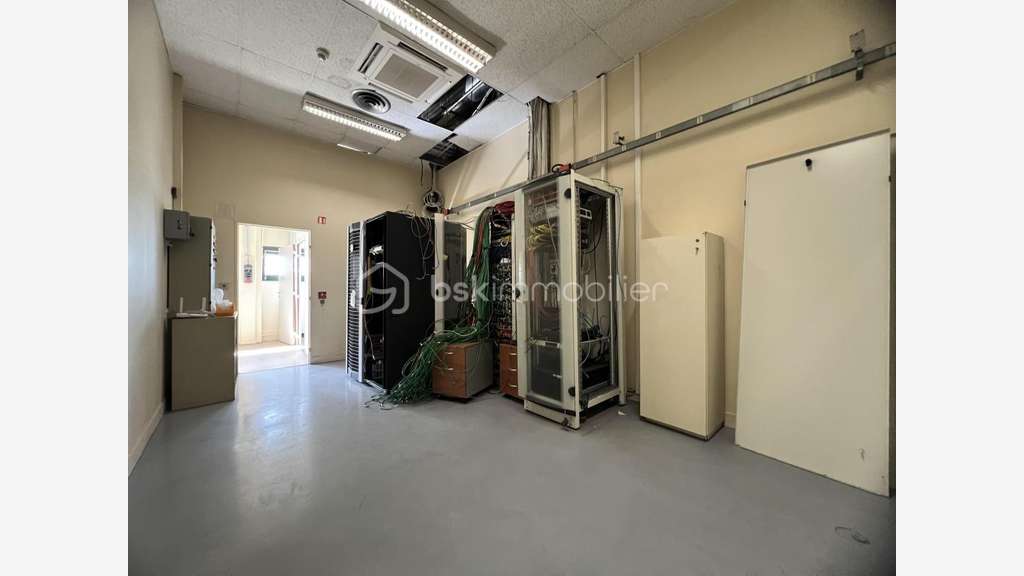 Vente local d'activité avec bureaux à Palaiseau