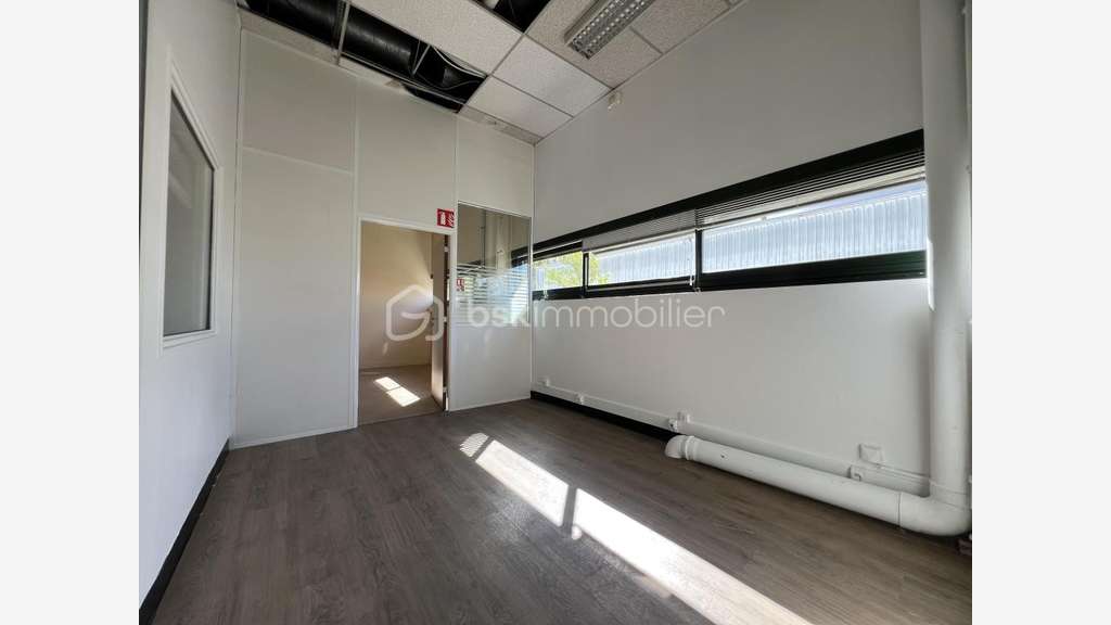 Vente local d'activité avec bureaux à Palaiseau