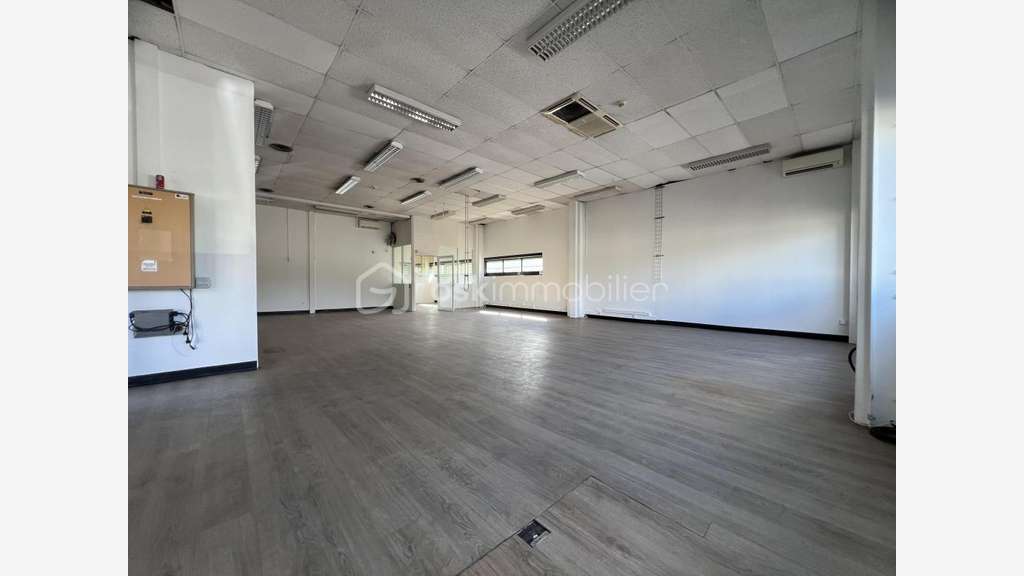 Vente local d'activité avec bureaux à Palaiseau