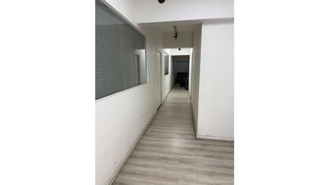 Vente local commercial 660m² proche RER E à Pantin