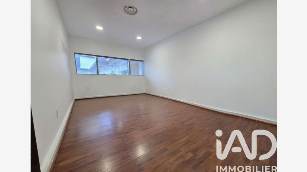 Vente bureaux de 356m² au 1er étage à Pantin