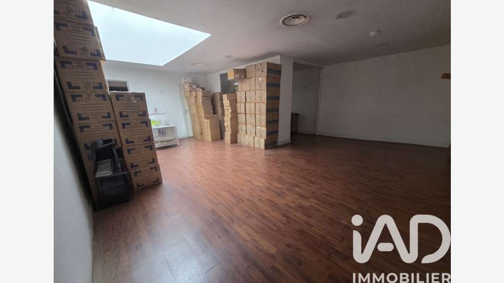 Vente bureaux de 356m² au 1er étage à Pantin