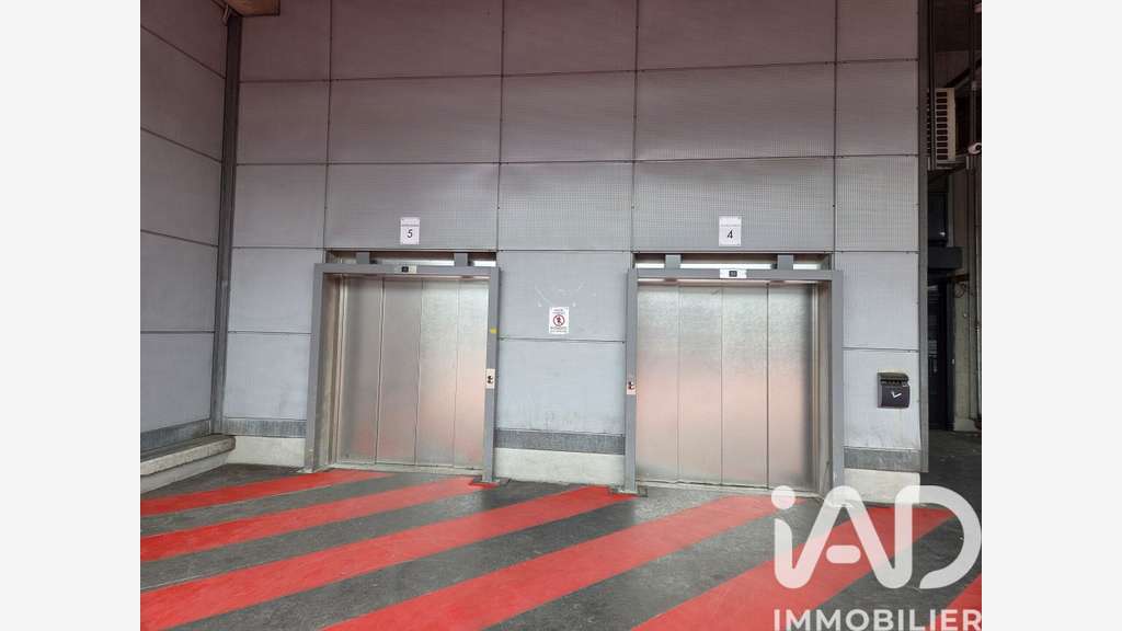 Vente bureaux de 356m² au 1er étage à Pantin