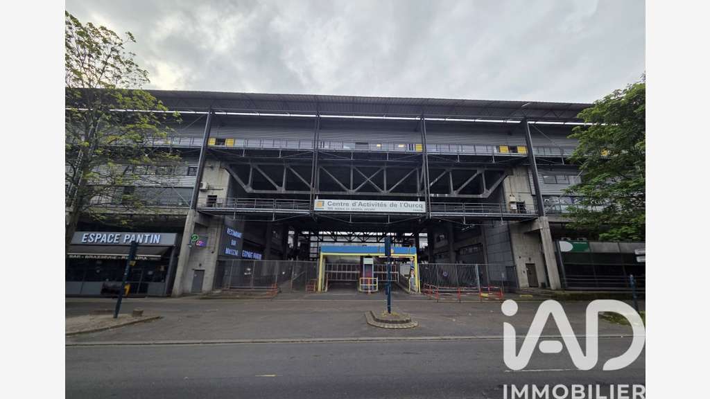 Vente bureaux de 356m² au 1er étage à Pantin
