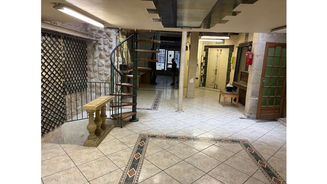 Vente local commercial de 140m² à Paris 75010