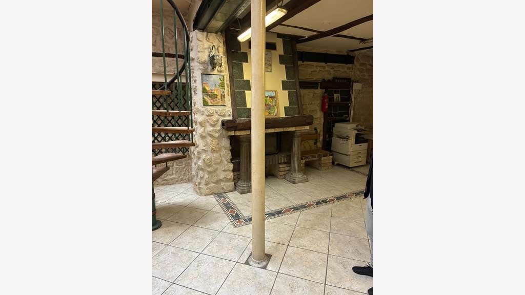 Vente local commercial de 140m² à Paris 75010