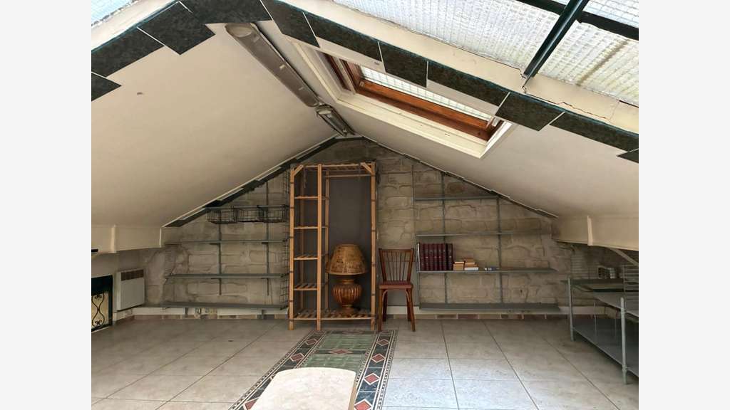 Vente local commercial de 140m² à Paris 75010