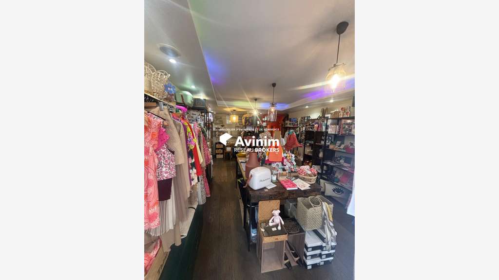 AV murs 25m² super emplacement Paris 11e Charonne