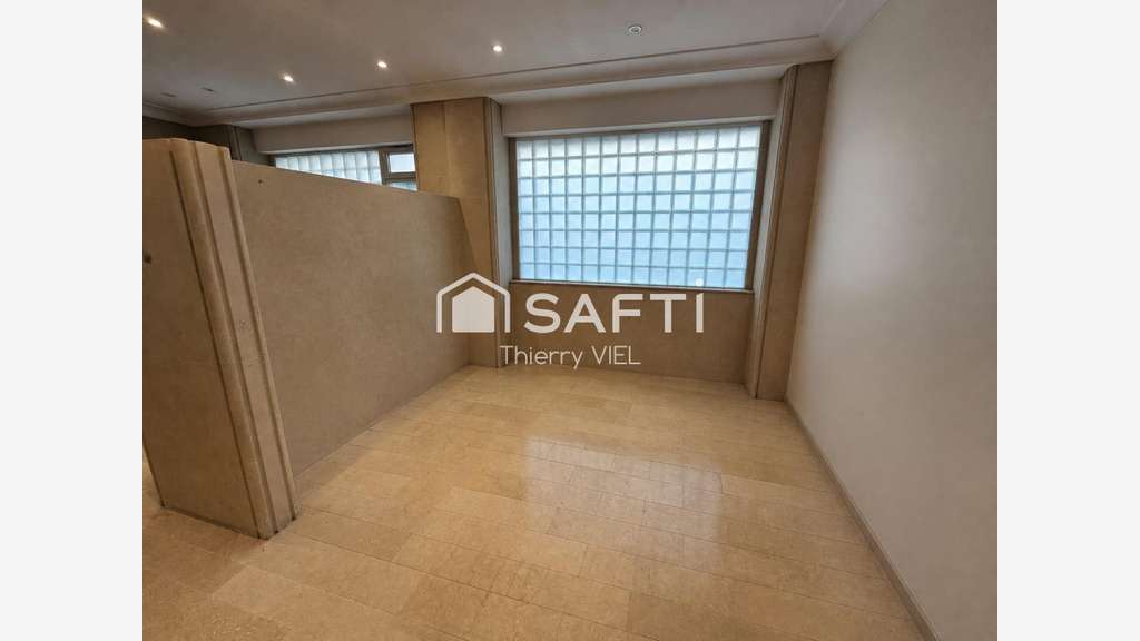 Vente murs commerciaux 100m² à Paris 11 Faidherbe