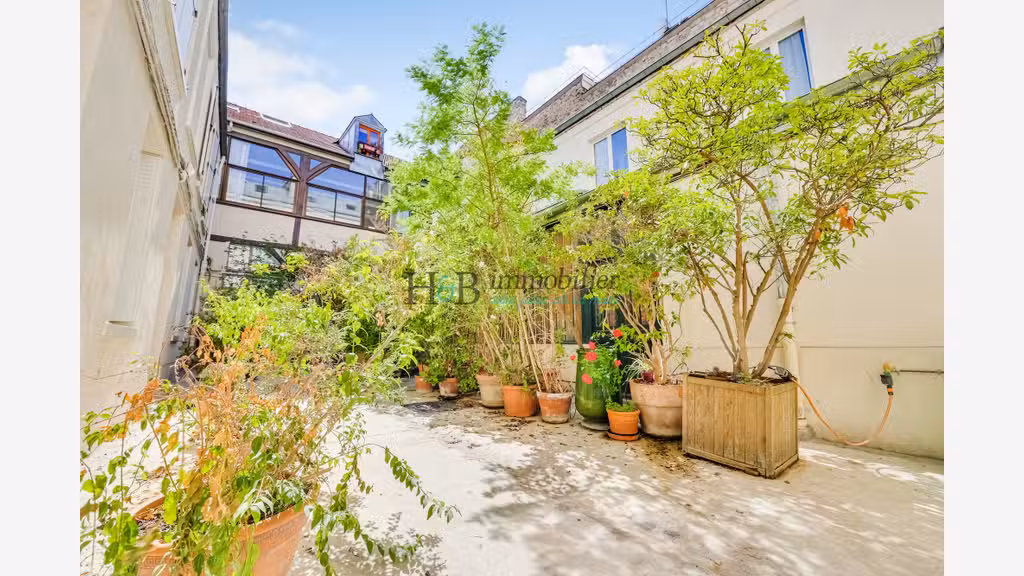 Appartement mixte 178m² à vendre à Paris 75011
