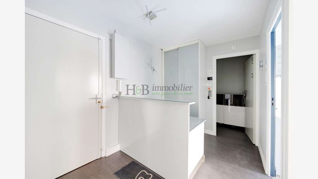 Local professionnel 50m² Paris 11 secteur Charonne