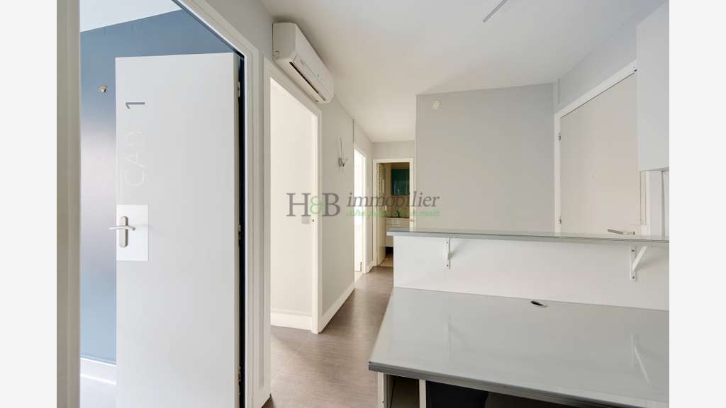 Local professionnel 50m² Paris 11 secteur Charonne