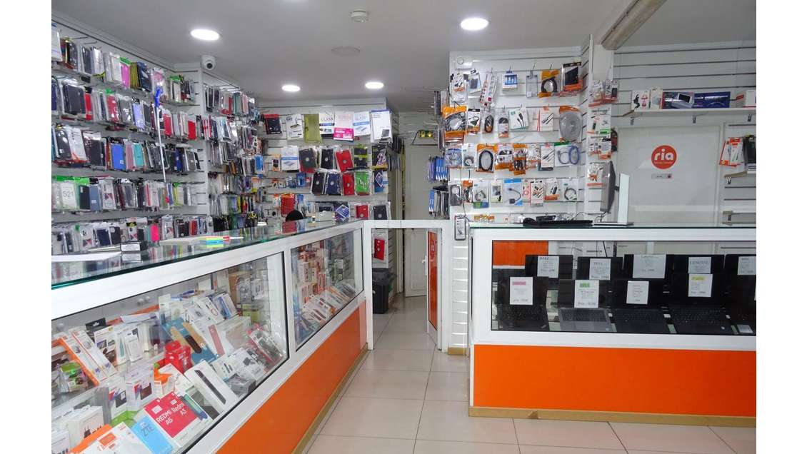 Vente murs commerciaux 72m² en bon état Paris 12e