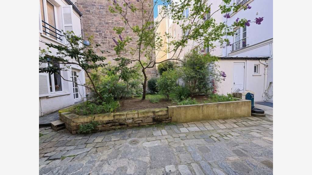 A vendre local commercial 60m² à Paris 15e