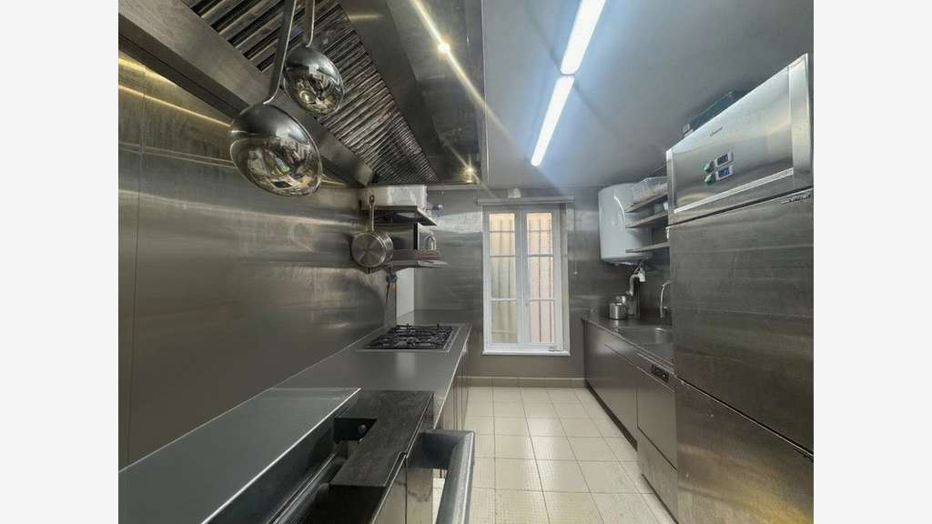 A vendre local commercial 60m² à Paris 15e