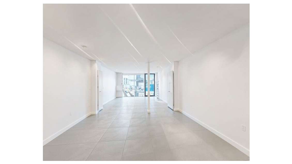 A vendre local commercial 60m² à Paris 15e
