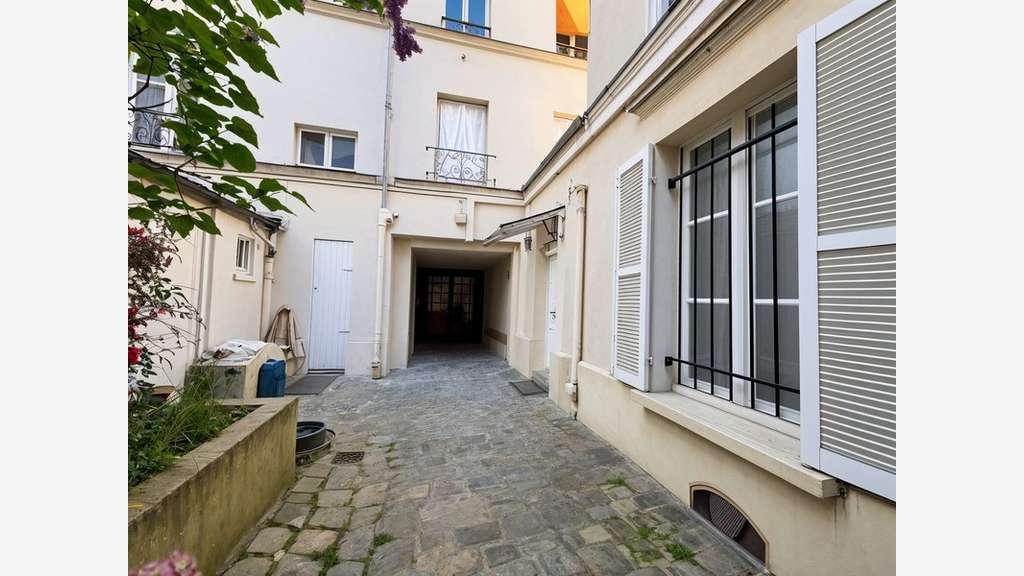 A vendre local commercial 60m² à Paris 15e