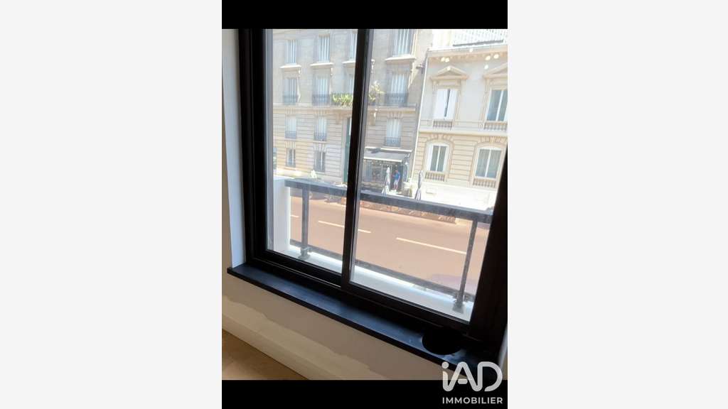 Local commercial à Paris