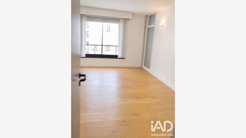 Cède local professionnel 96m² à Paris Montparnasse