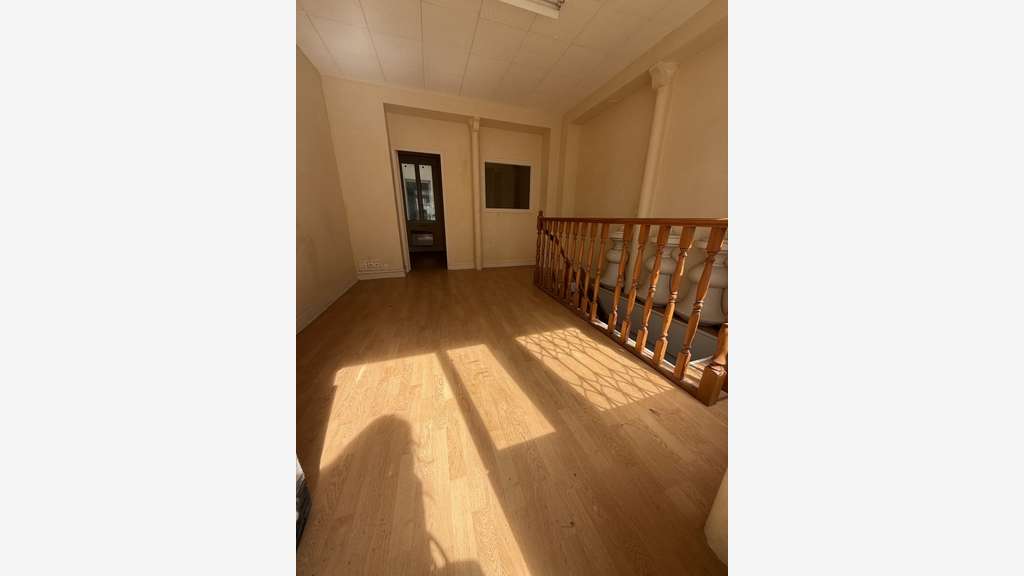 Murs à vendre 39m² à Paris 17ème Métro La Fourche