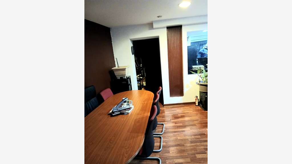 AV local commercial 69m² avec studio à Paris 75018