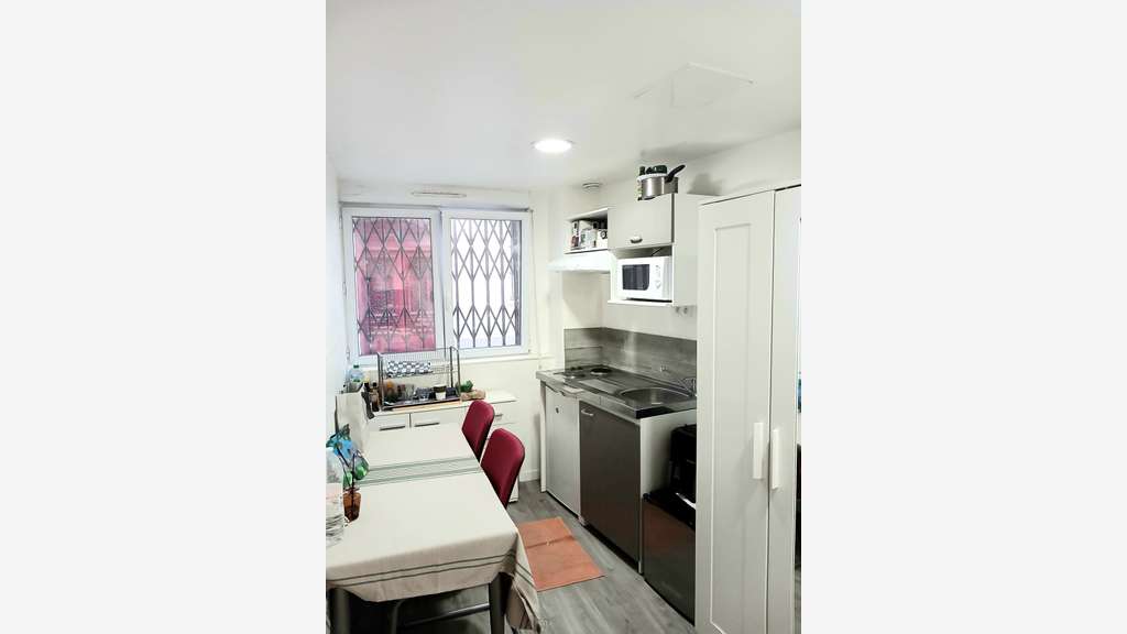 AV local commercial 69m² avec studio à Paris 75018
