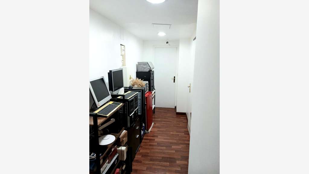 AV local commercial 69m² avec studio à Paris 75018