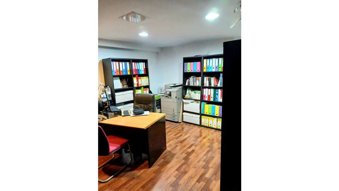 AV local commercial 69m² avec studio à Paris 75018