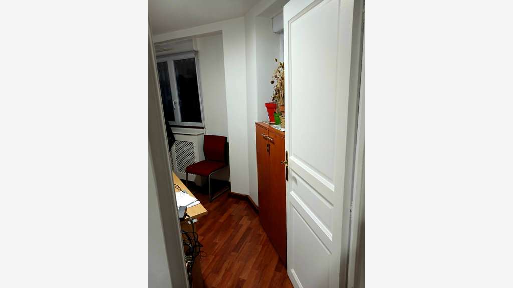 AV local commercial 69m² avec studio à Paris 75018