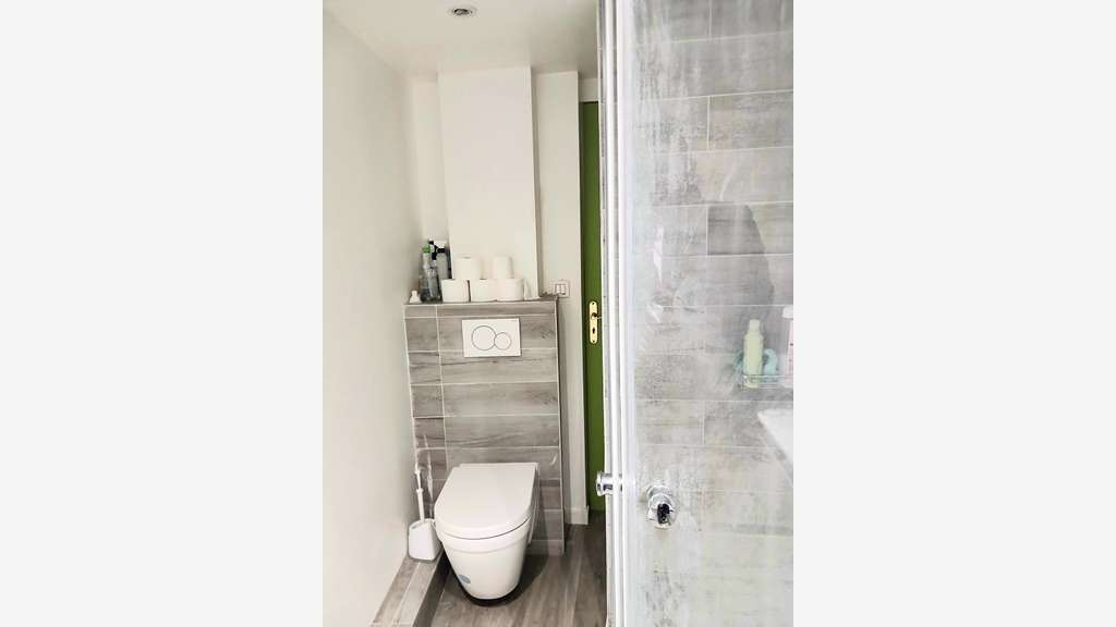 AV local commercial 69m² avec studio à Paris 75018