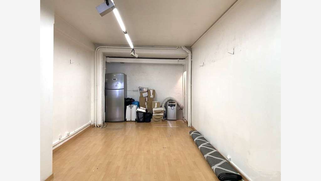 Vente murs boutique libres de 45m² à Paris 75018