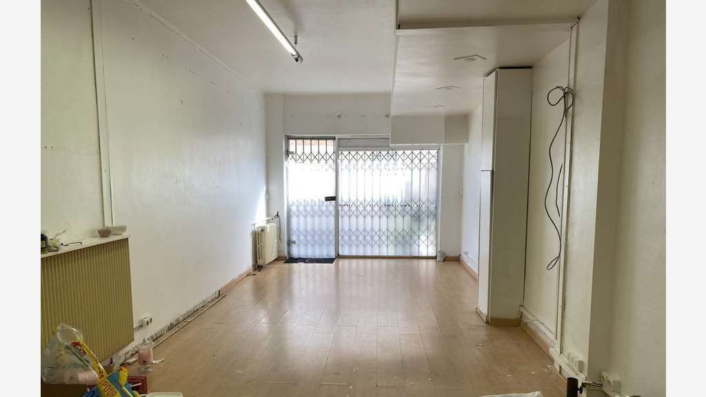 Vente murs boutique libres de 45m² à Paris 75018