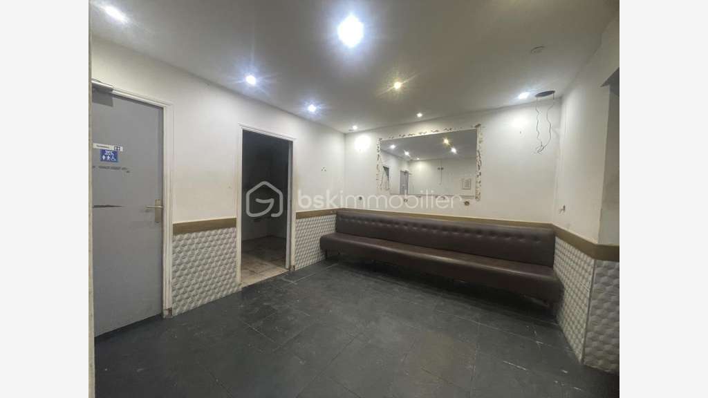 Vente local commercial de 54m² à Paris 75018