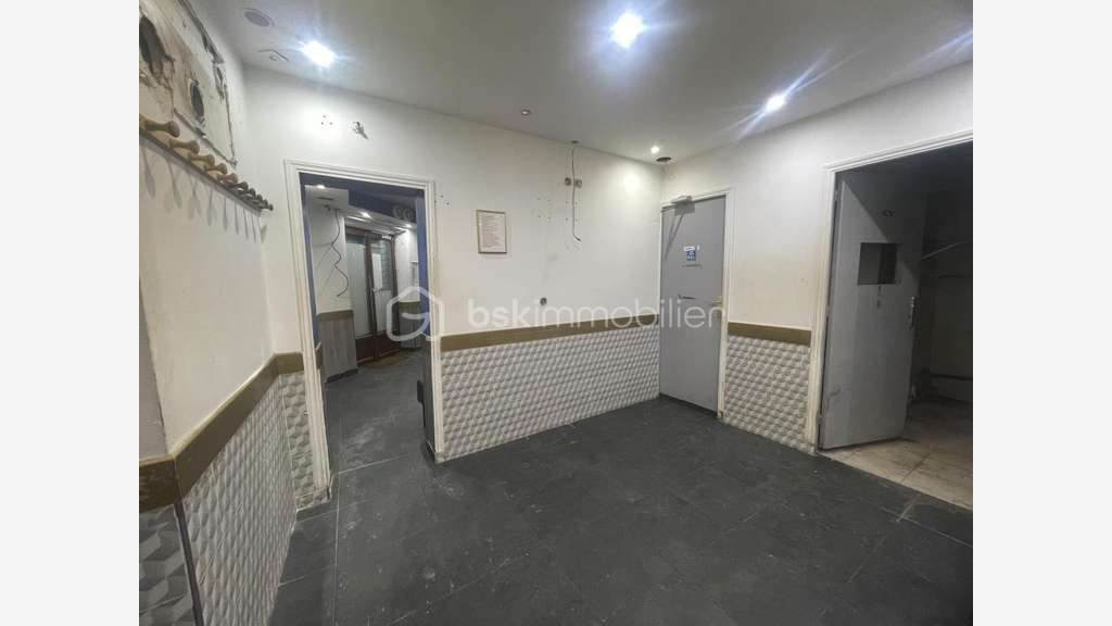 Vente local commercial de 54m² à Paris 75018