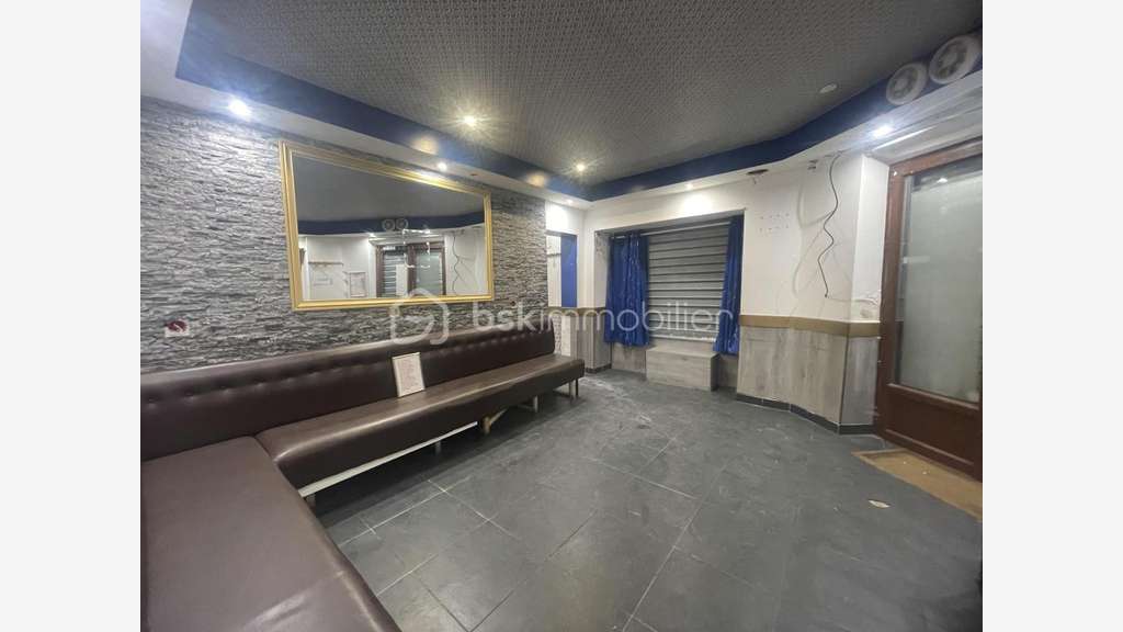 Vente local commercial de 54m² à Paris 75018