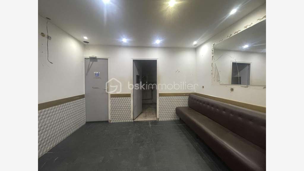 Vente local commercial de 54m² à Paris 75018