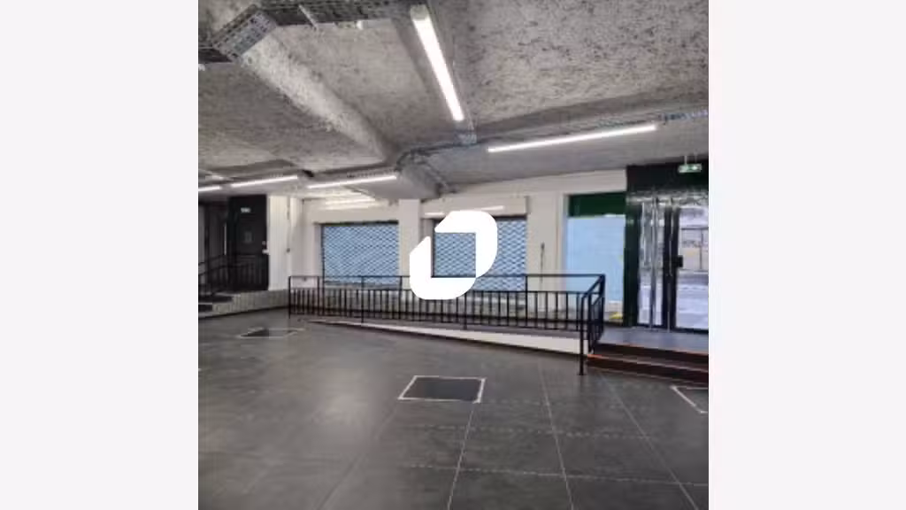 Vente Local commercial 377m² Paris