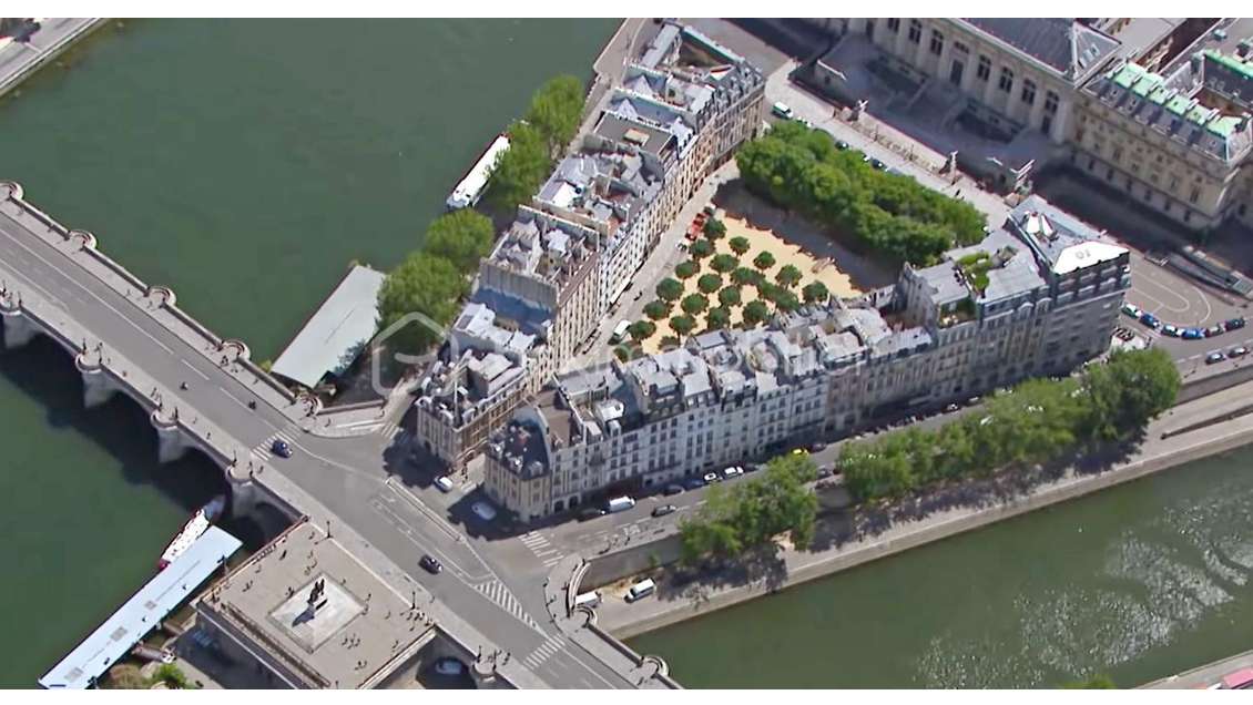 Local commercial en duplex à vendre à Paris 1er