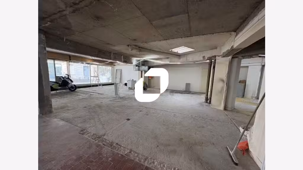 Vente Local commercial 544m² Paris