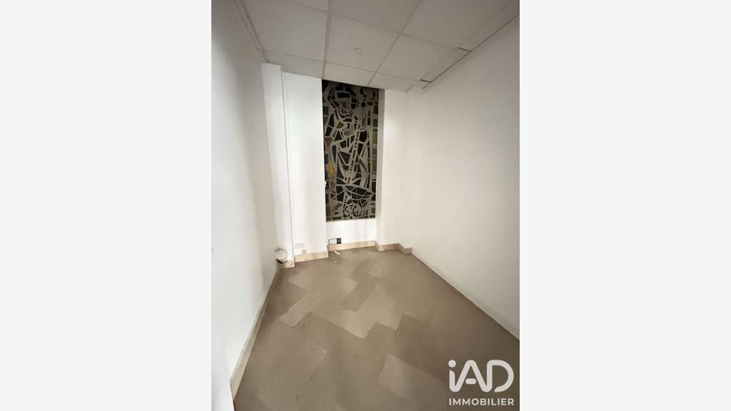 Cède local commercial de 60m² + réserve à Paris 20