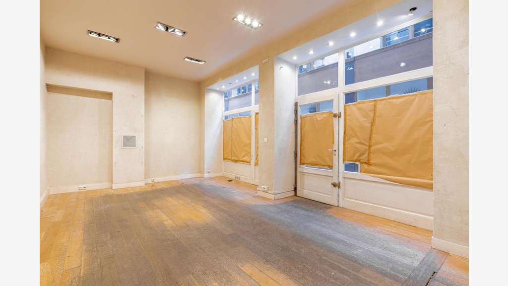 Vente murs boutique occupée à Paris 2e Montorgueil