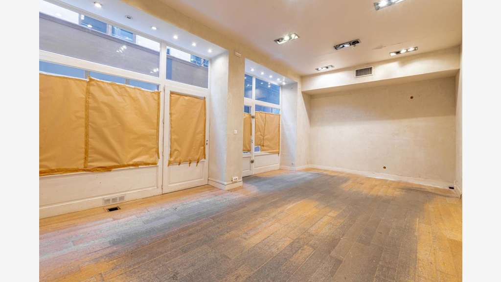 Vente murs boutique occupée à Paris 2e Montorgueil