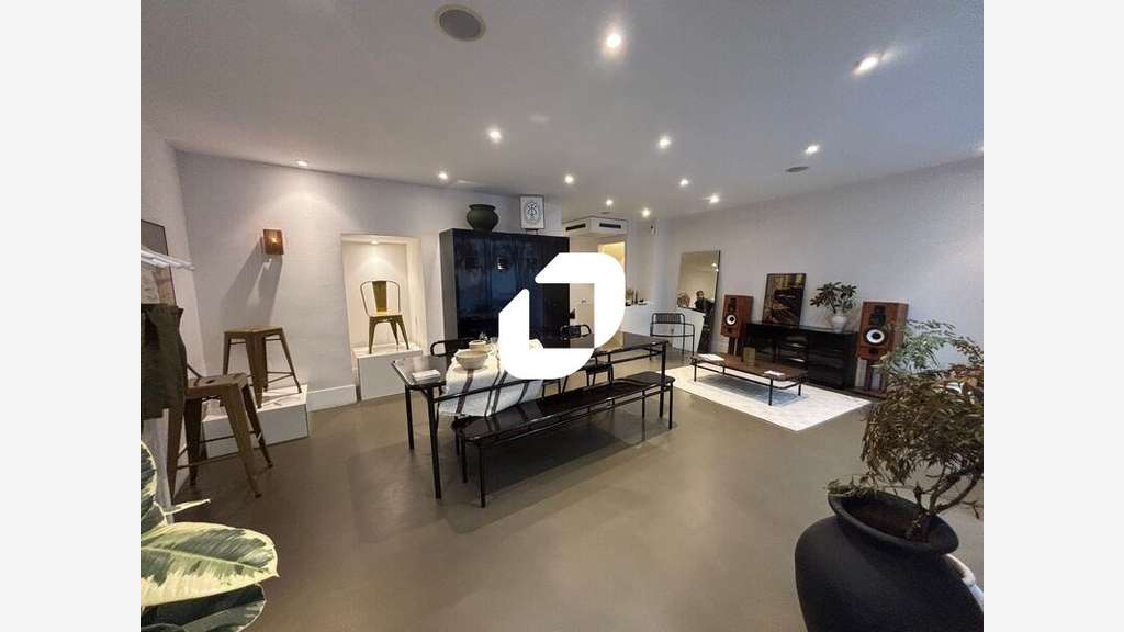 Vente Local commercial 134m² Paris