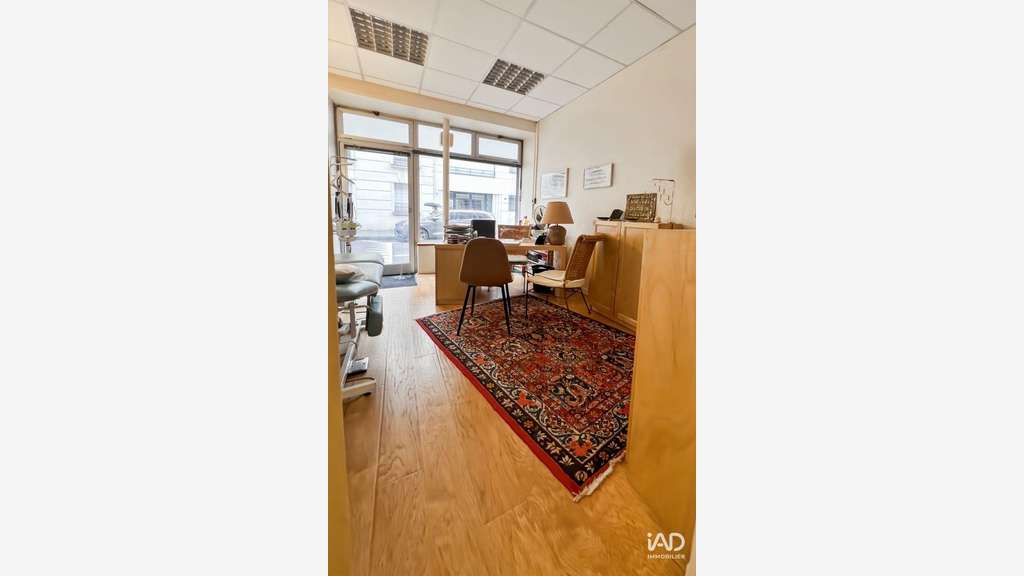Vente local divisible premium à Paris St-Lazare